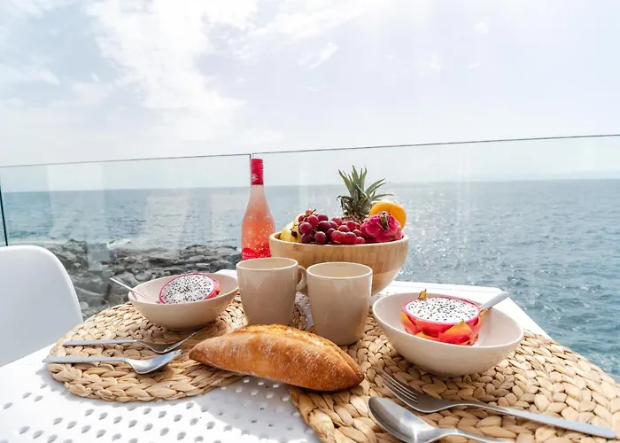 The Unique On The Sea * カジャオ・サルバヘ