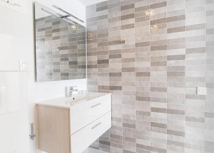 The Unique On The Sea