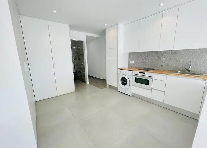 The Unique On The Sea